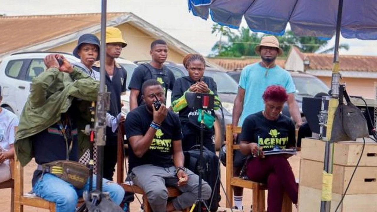 Agents un peu trop secrets ( 2025 )